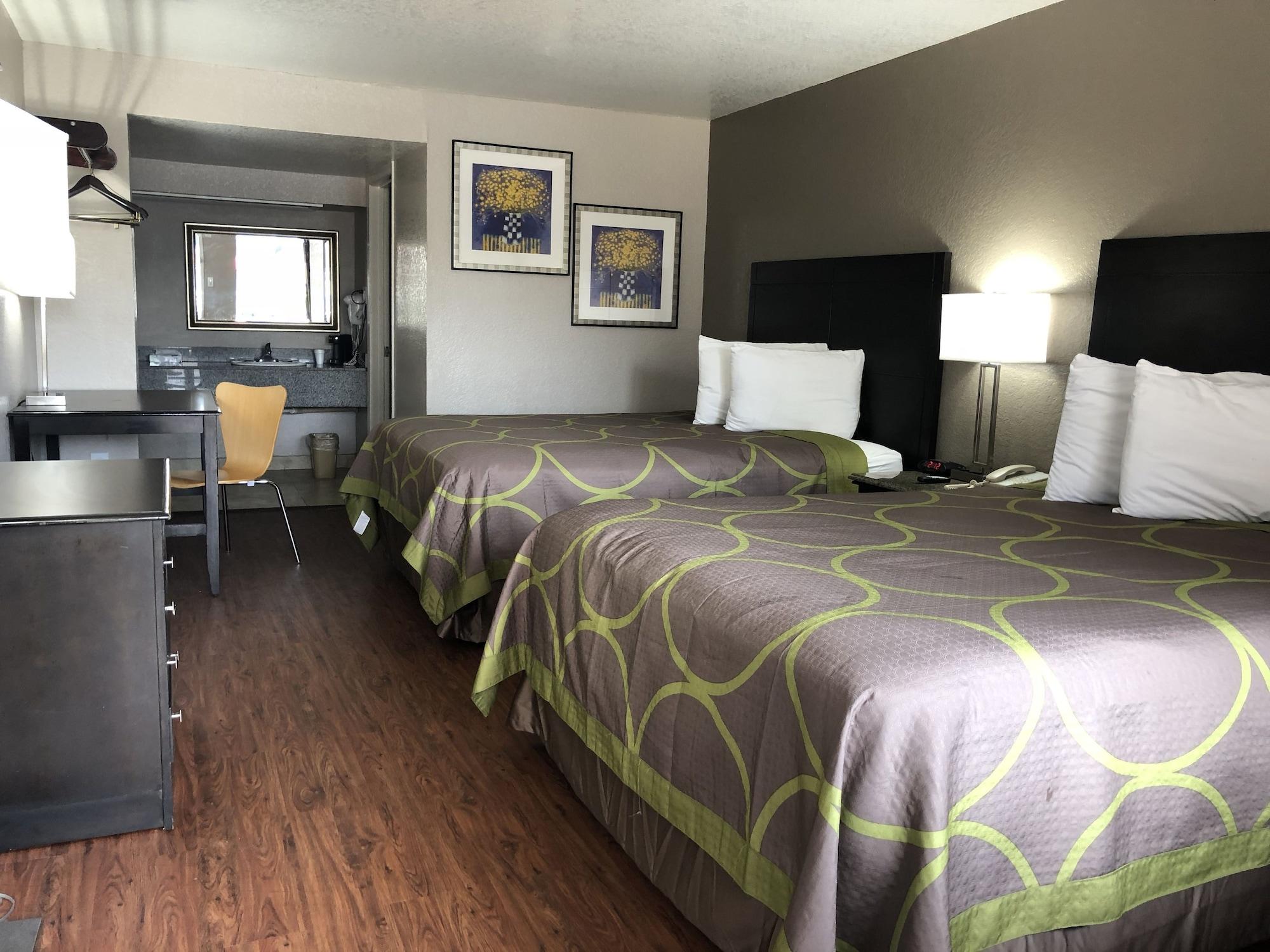 Super 8 By Wyndham San Antonio Pearl District Downtown Motel Eksteriør billede