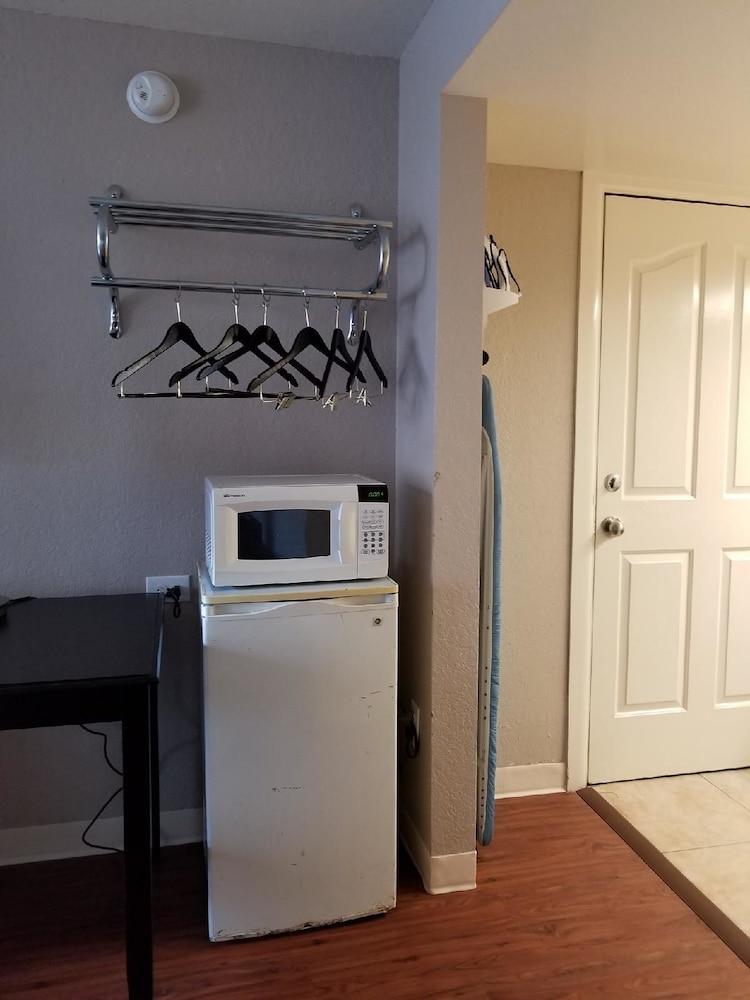 Super 8 By Wyndham San Antonio Pearl District Downtown Motel Eksteriør billede