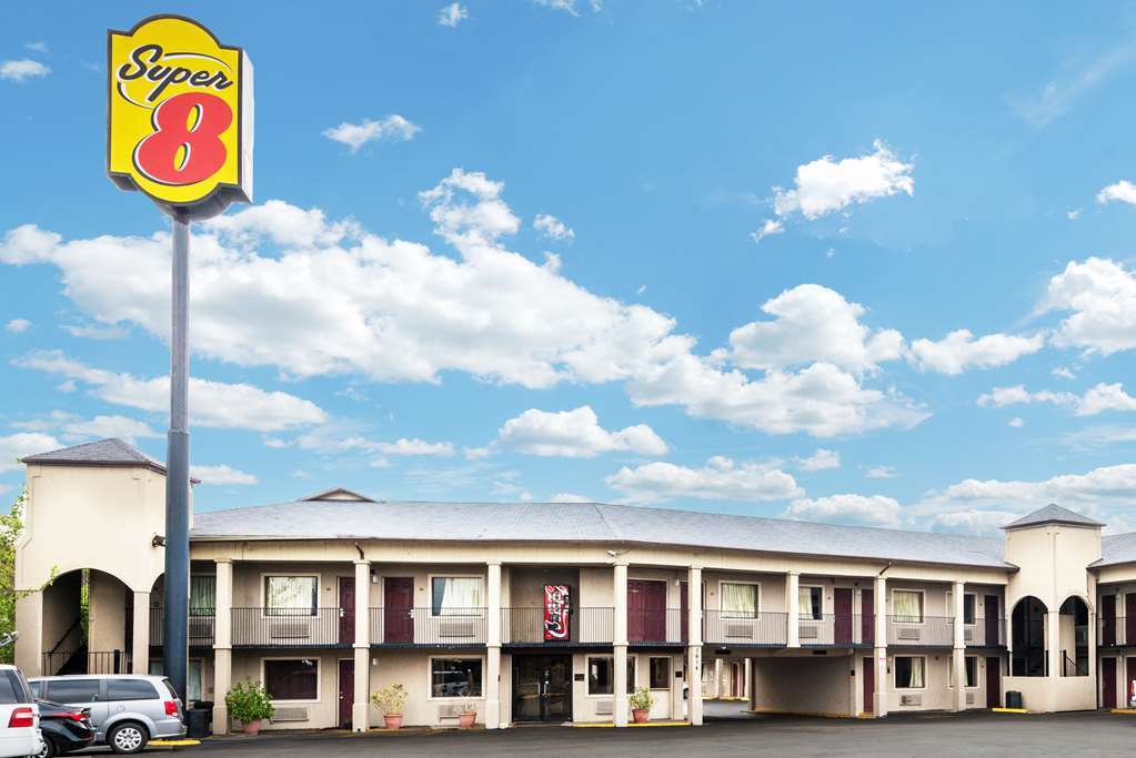 Super 8 By Wyndham San Antonio Pearl District Downtown Motel Eksteriør billede