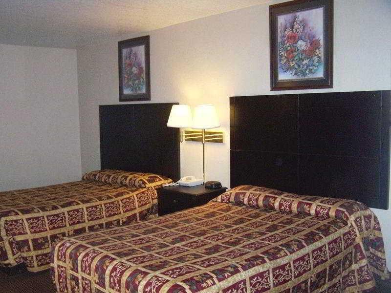 Super 8 By Wyndham San Antonio Pearl District Downtown Motel Eksteriør billede